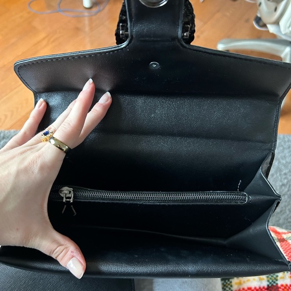 Black crossbody bag with silver hardware - Picture 2 of 3